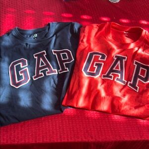 GAP Blue and Red Short Sleeve Tees